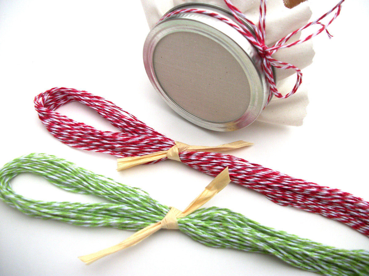 Red & Green Baker's Twine for mason jar gifts | CanningCrafts.com
