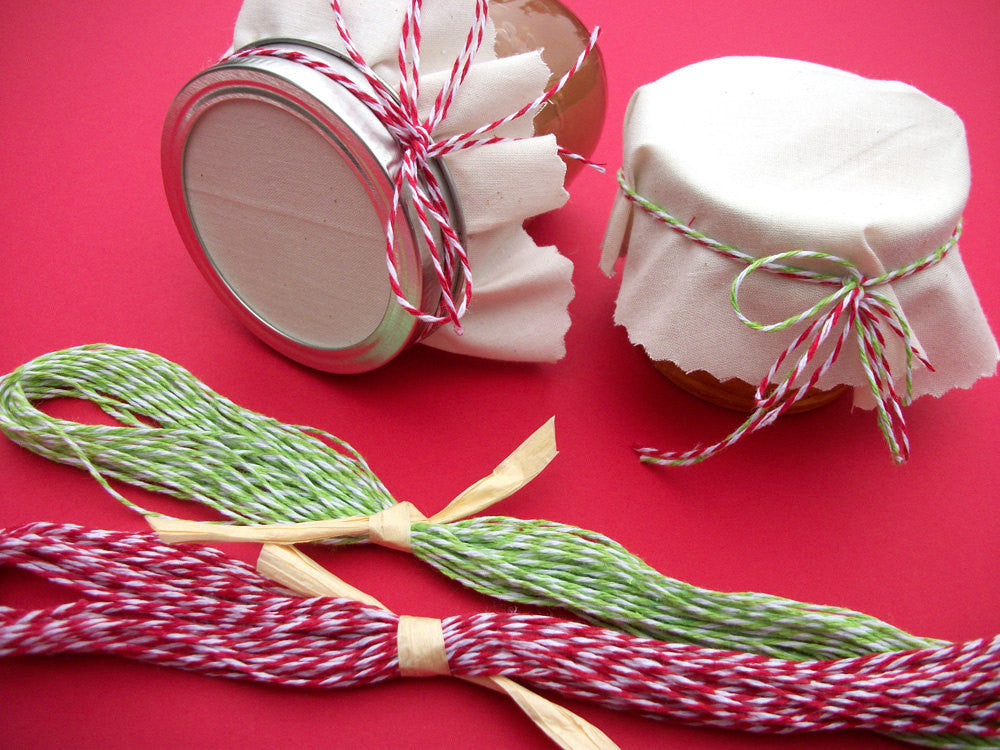 Red & White or green & white Baker's Twine for mason jar gifts | CanningCrafts.com